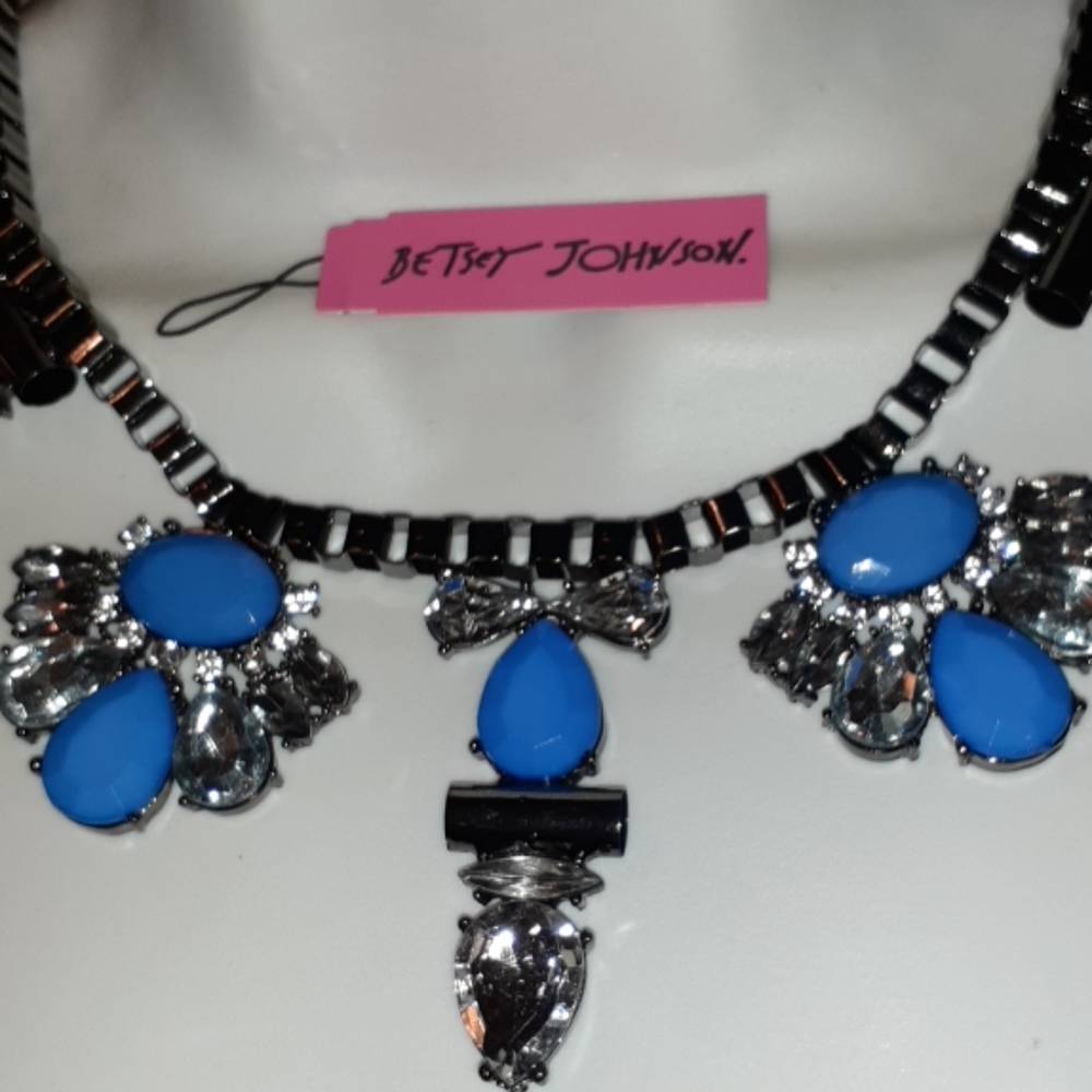 NWT Betsey Johnson Sweater Chain Necklace - Picture 5 of 8